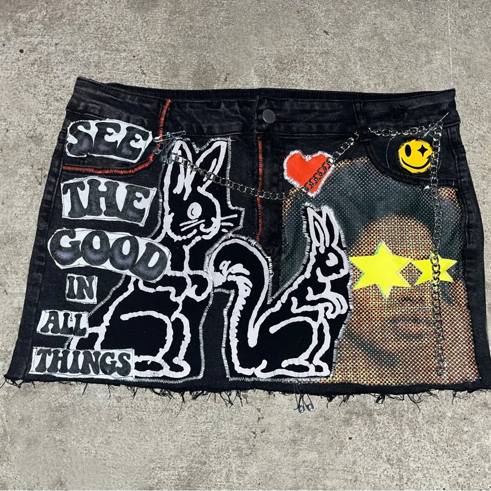 Handmade graphic mini skirt